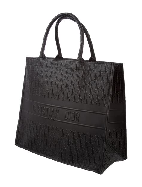 dior tote book 2018